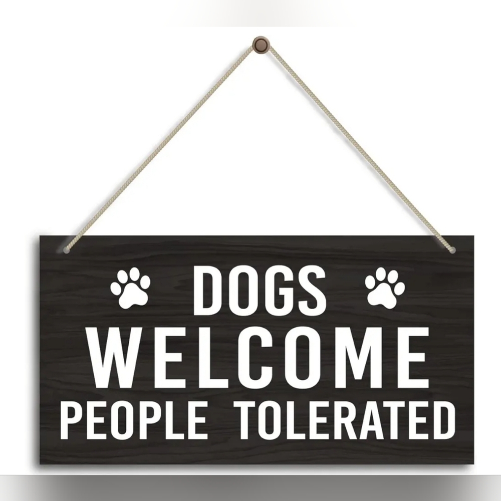 Black and White‎ Dog Welcome Sign
